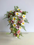 Teardrop Bouquet - Pink & White - Kylie B