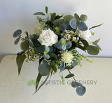 Round / Natural Bouquet - Cream Native Flowers - Reg K