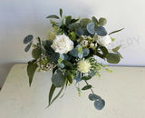 Round / Natural Bouquet - Cream Native Flowers - Reg K